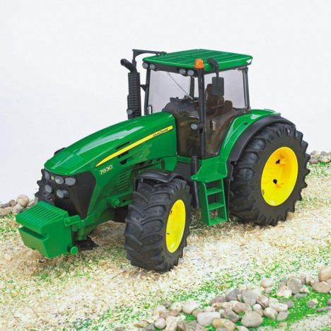TRACTOR JOHN DEERE