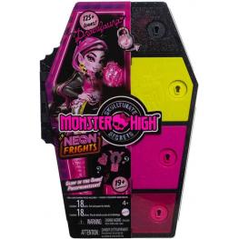 Monster High Skulltimate Secrets Neon Frights Draculaura (Mattel HNF78)